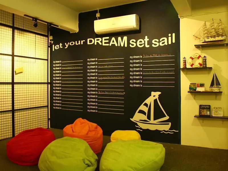Roof Talk Theme Hostel 新山