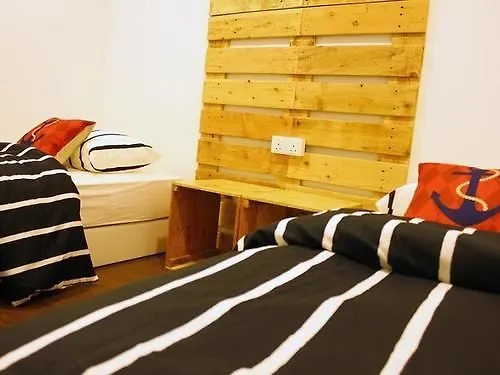Roof Talk Theme Hostel 新山
